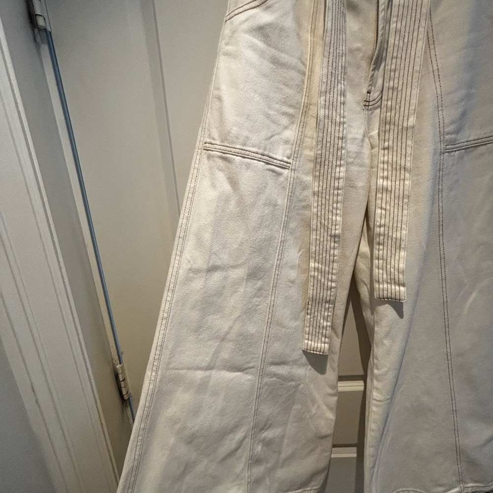 Farm Rio
Belted Wide-Leg Twill Pants - Picture 11 of 14